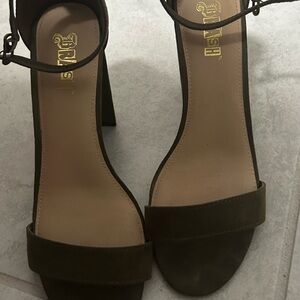 Brash Women's green Heeled Sandals